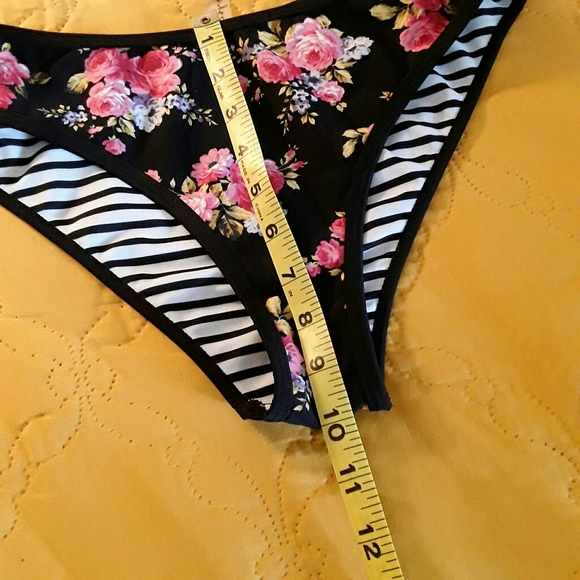 Cupshe Floral Swimsuit - Size Small - Picture 11 of 12
